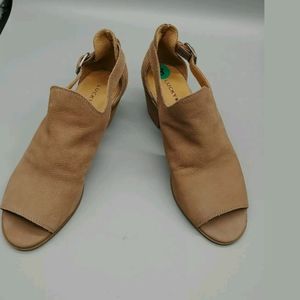 Open toe short heal shoe